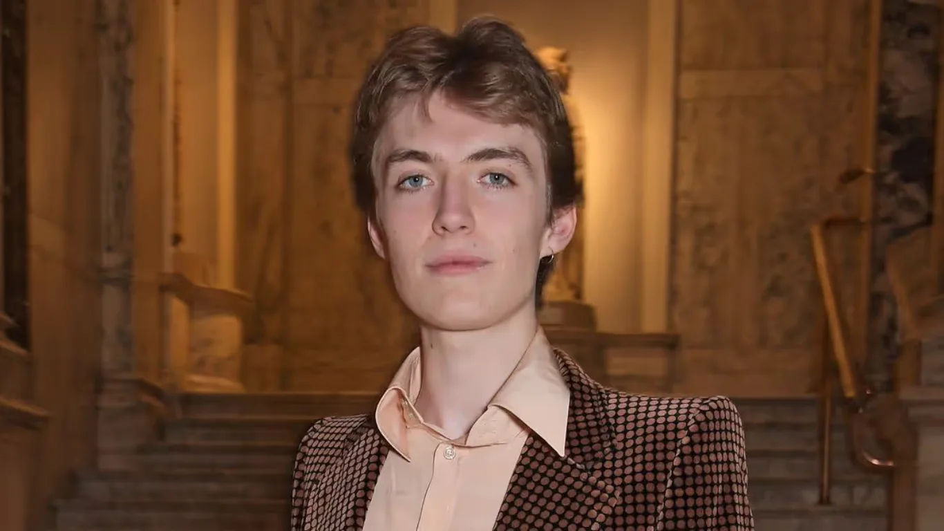 Francis Bourgeois Net Worth 2026: Career and Media Income