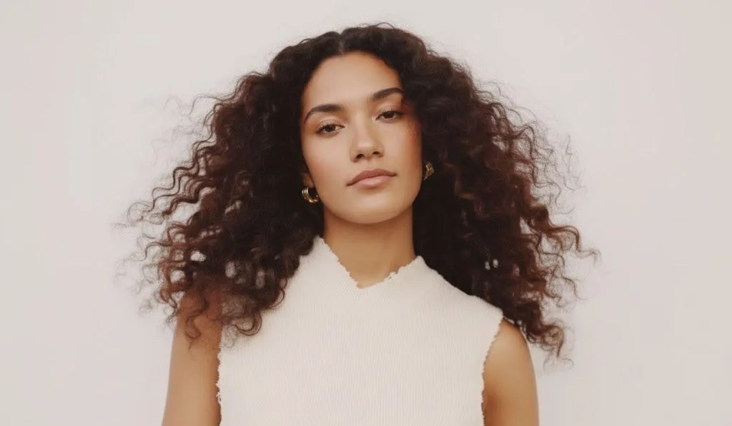 Olivia Dean Height: Complete Bio, Career Journey & Personal Stats